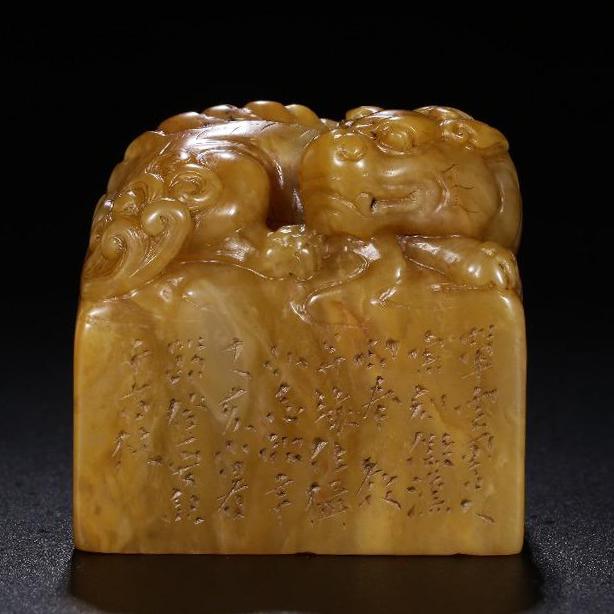 CHINESE SOAPSTONE TIANHUANG BEAST SEAL: CHINESE SOAPSTONE TIANHUANG BEAST SEAL. H. 4.9 cm. L. 5 cm. W. 3.4 cm. Weight 185 gram. Local pickup in our NJ warehouse available. Shipping cost $30 to US 48 states and $100 for oversea delivery. Com