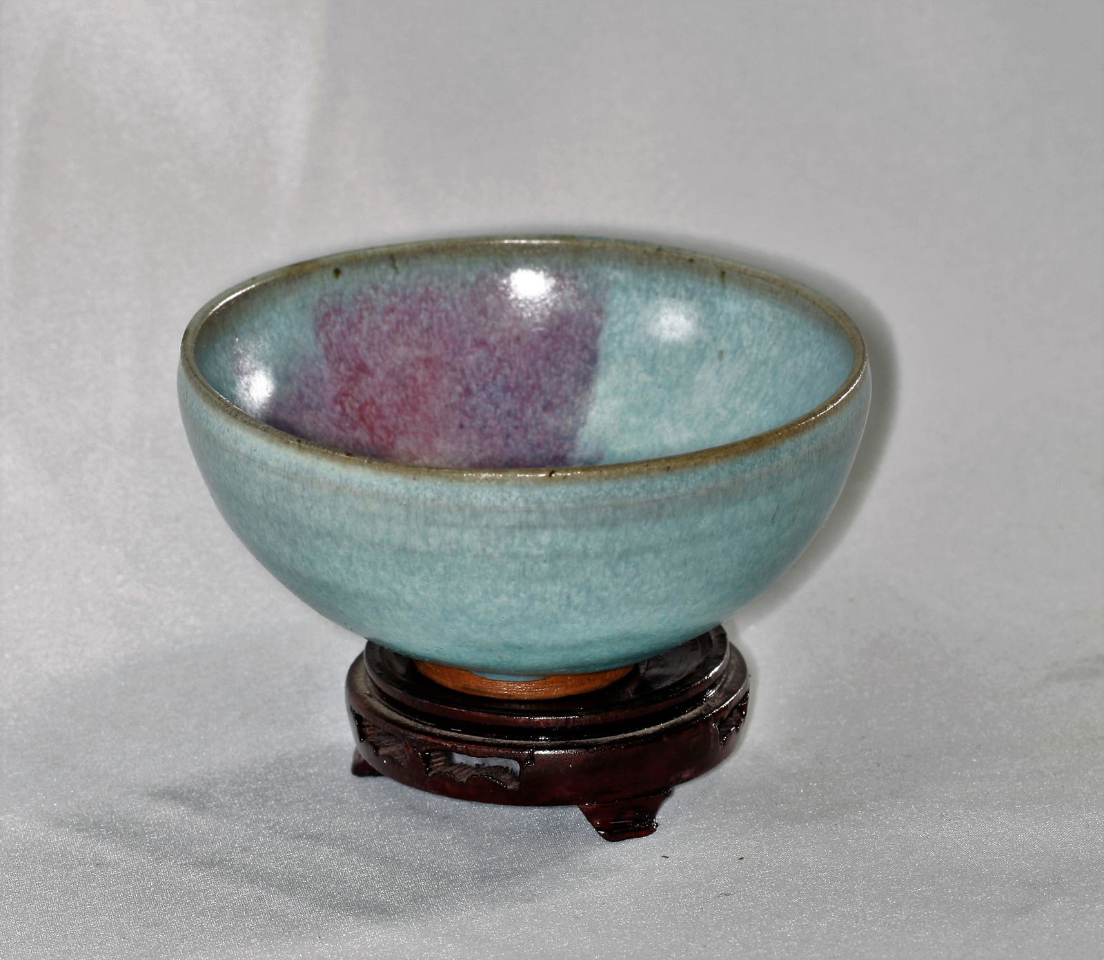 Chinese Song Dynasty Jun yao bowl with purple splashes (1 of 8)