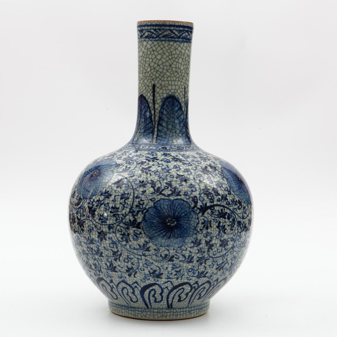 Ming Dynasty Blue And White Vase Mar 28, 2020 Global Auction Inc. in CA
