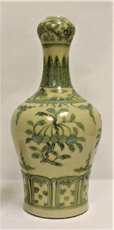 Ming Jiajing blue, green Porcelain Vase (1 of 9)