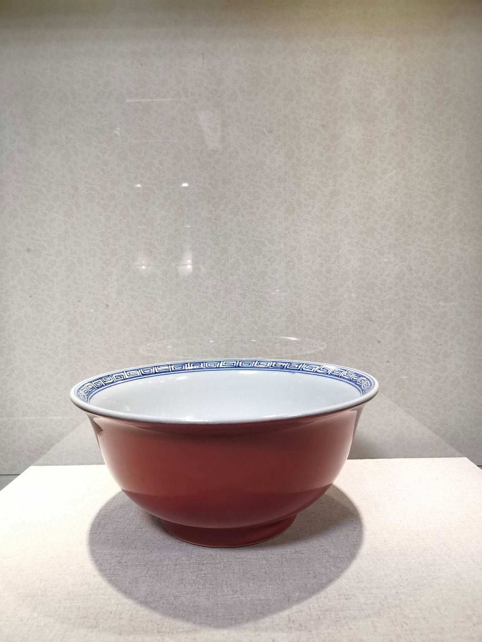 Daming Xuande Red glaze inside blue and white fish (1 of 9)