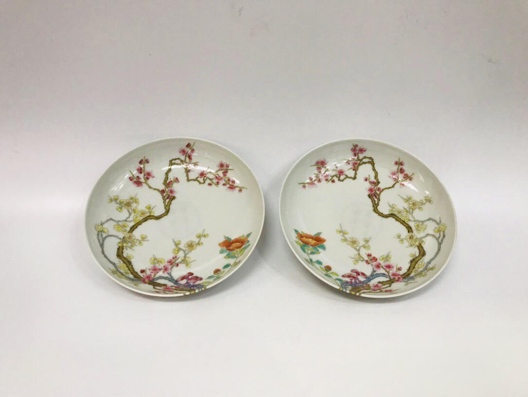 A pair Yongzheng enamel Over The Wall Flower Plates (1 of 8)