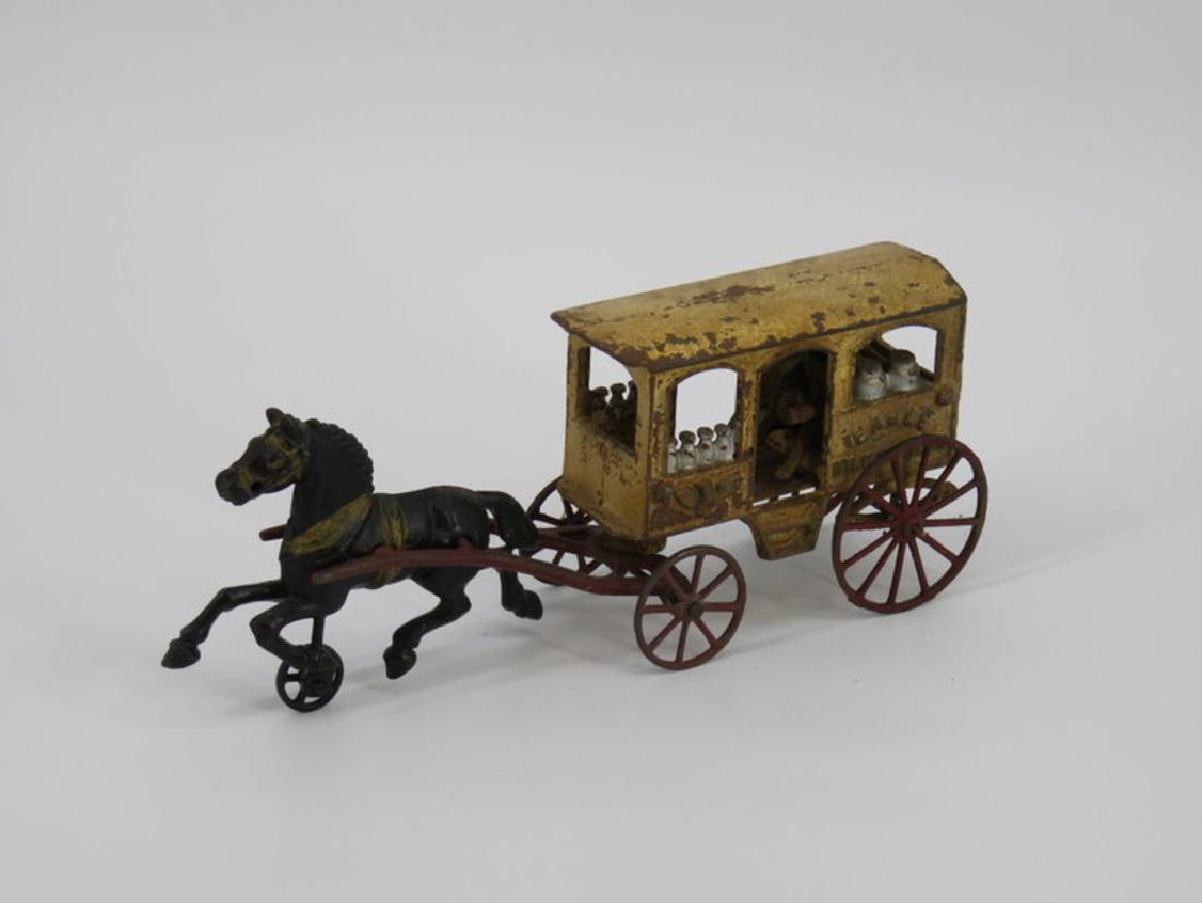 Hubley ice wagon with driver (1 of 3)