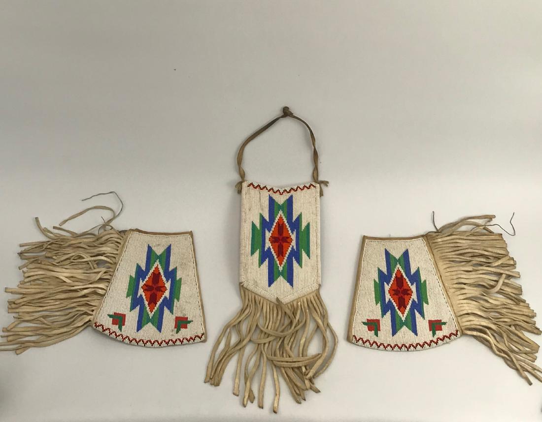 Sioux Native American Pouch & Leg Covers, Deer Skin &: Sioux Native American Pouch & Leg Covers, Deer Skin & Beading Native American Indians of the Great Plains and other regions did not have pockets in their clothing they made a variety of different bags