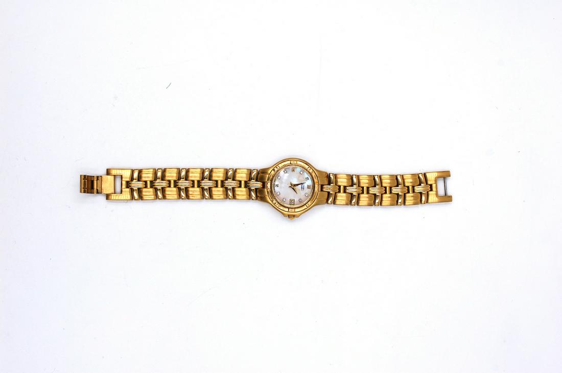 Citizen, Diamond Mother of Pearl Dial, 28 mm Quartz: Citizen Elegance, Diamond Mother of Pearl Dial, 28 mm Quartz Watch 651650 Stainless steel gold electroplated, 28 mm wide face. Size 6 inch strap length wrist651650 case number, Mother of pearl with di