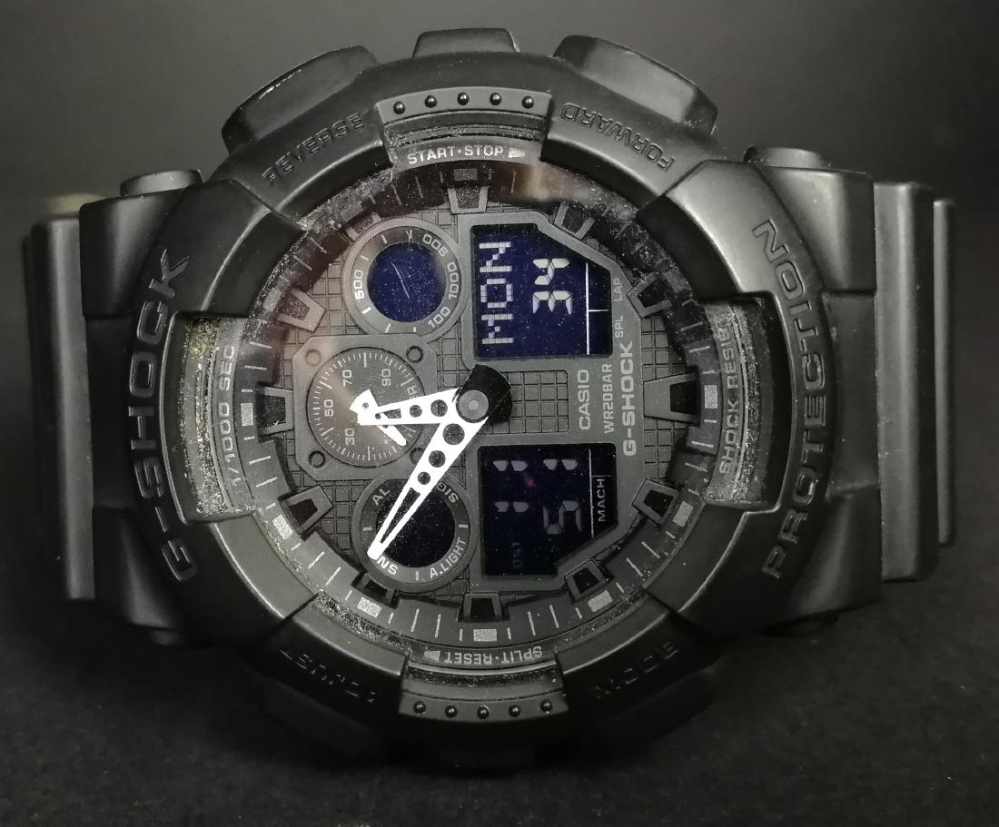 GENTLEMEN'S CASIO G-SHOCK QUARTZ WRISTWATCH, ref 5081,: GENTLEMEN'S CASIO G-SHOCK QUARTZ WRISTWATCH, ref 5081, 50mm black rubber case, black dial with digital display, black rubber strap, currently working.