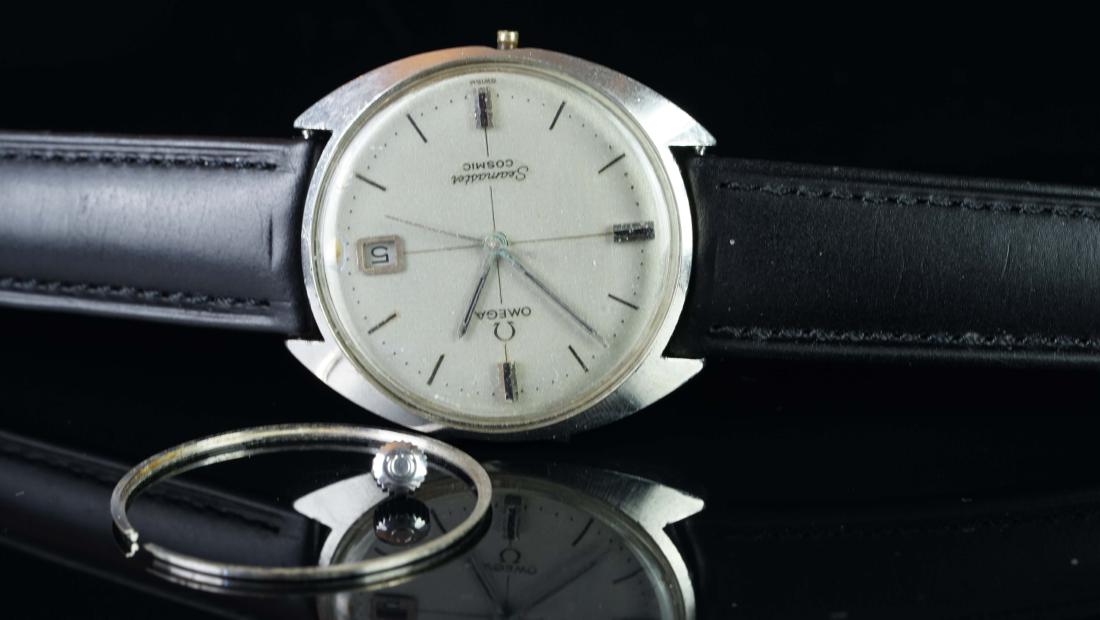 GENTLEMEN'S OMEGA SEAMASTER COSMIC DATE WRISTWATCH, (1 of 1)