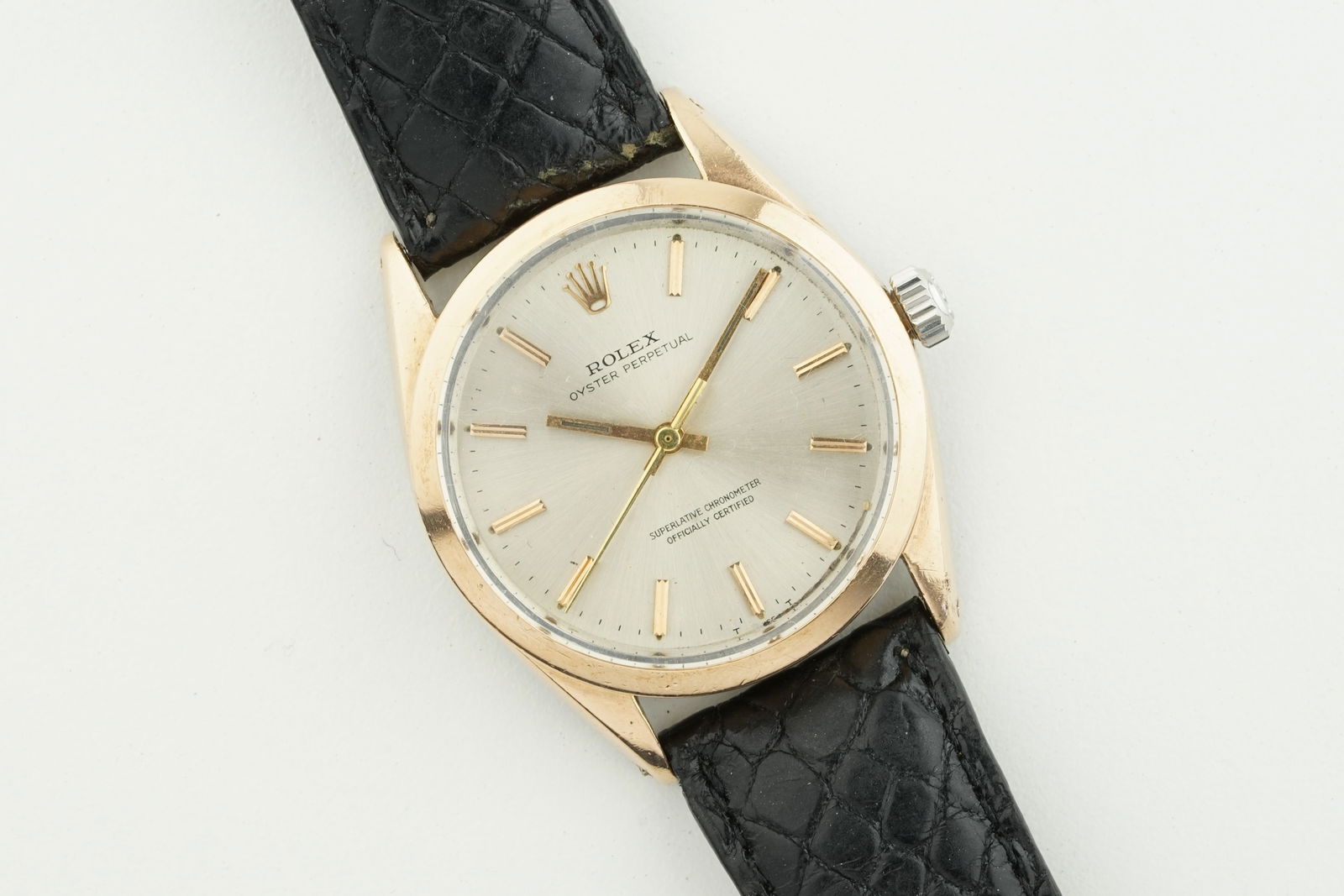 ROLEX OYSTER PERPETUAL ROSE GOLD PLATED REF. 1024 CIRCA 1965, circular silver dial with hour markers (1 of 1)