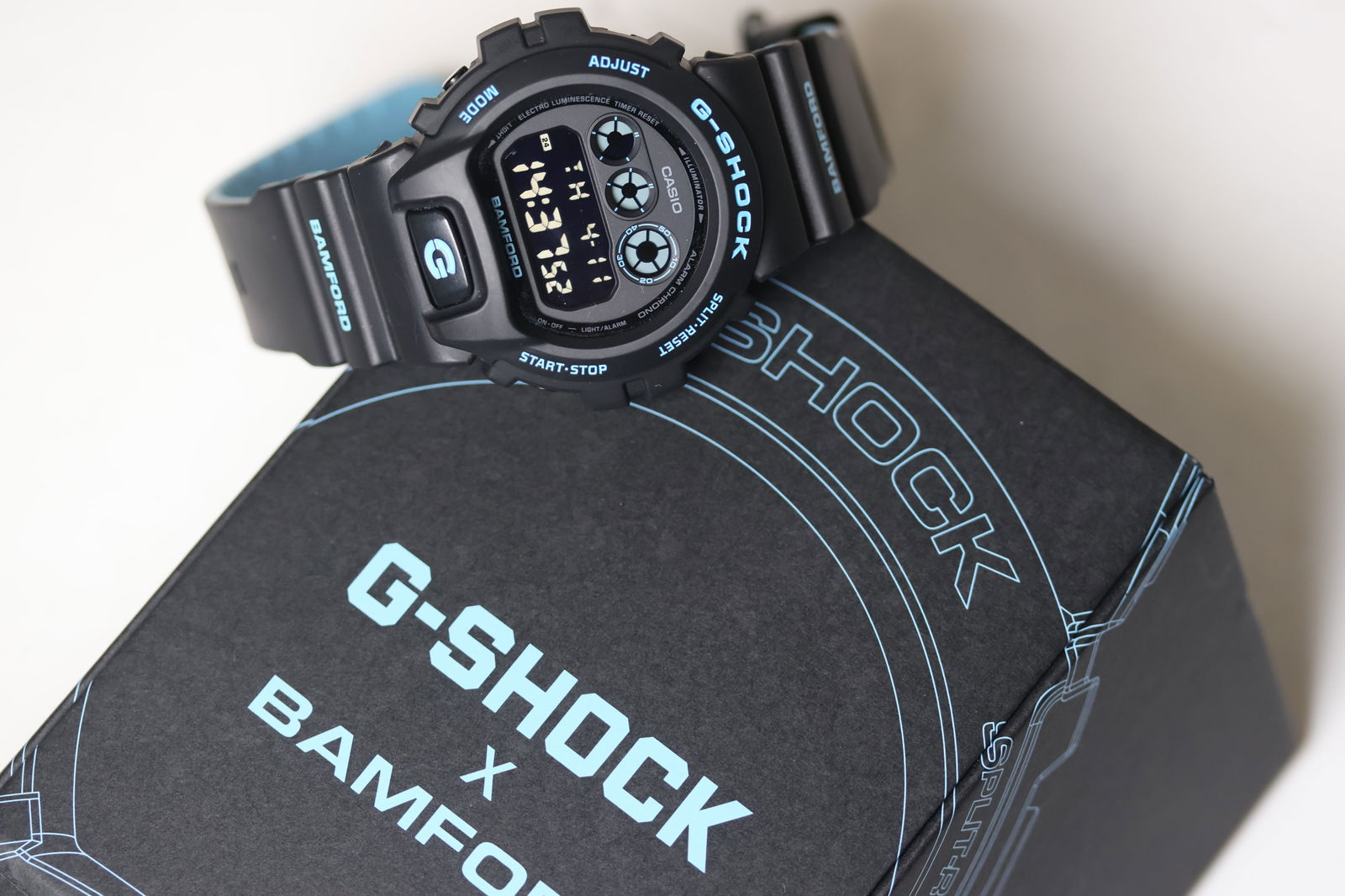 Limited Edition Casio G-Shock x Bamford Quartz with box: Brand: Limited Edition Casio Model Name: G-Shock x Bamford Reference: DW-6900BWD Movement: Quartz Box: Yes Papers: Und