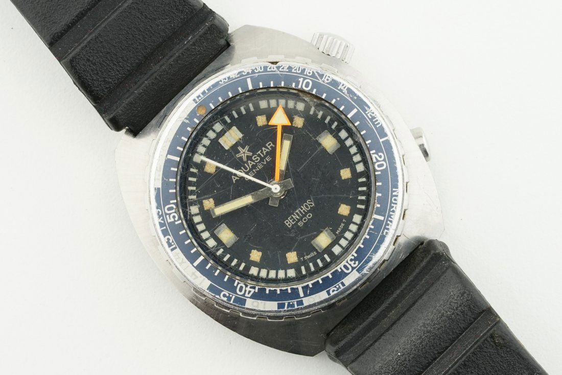 AQUASTAR BENTHOS 500 AUTOMATIC DIVERS WRISTWATCH (1 of 2)
