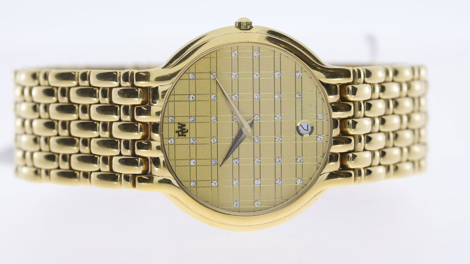 Raymond Weil Fidelio Date Quartz: Brand: Raymond Weil Model Name: Fidelio Reference: 4802-1 Movement: Quartz Dial shape: Circular Dial colour: Champagne Dial features: Stardust dial with stone settings. Date ap