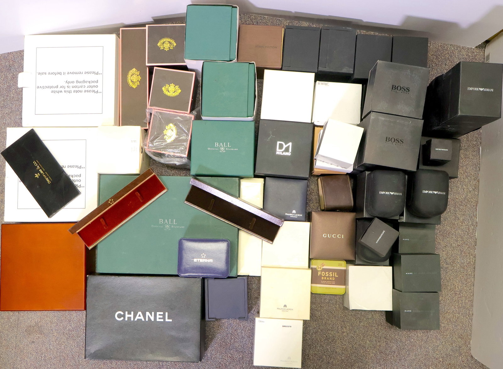 *TO BE SOLD WITHOUT RESERVE* LARGE JOB LOT OF WATCH BOXES (1 of 9)