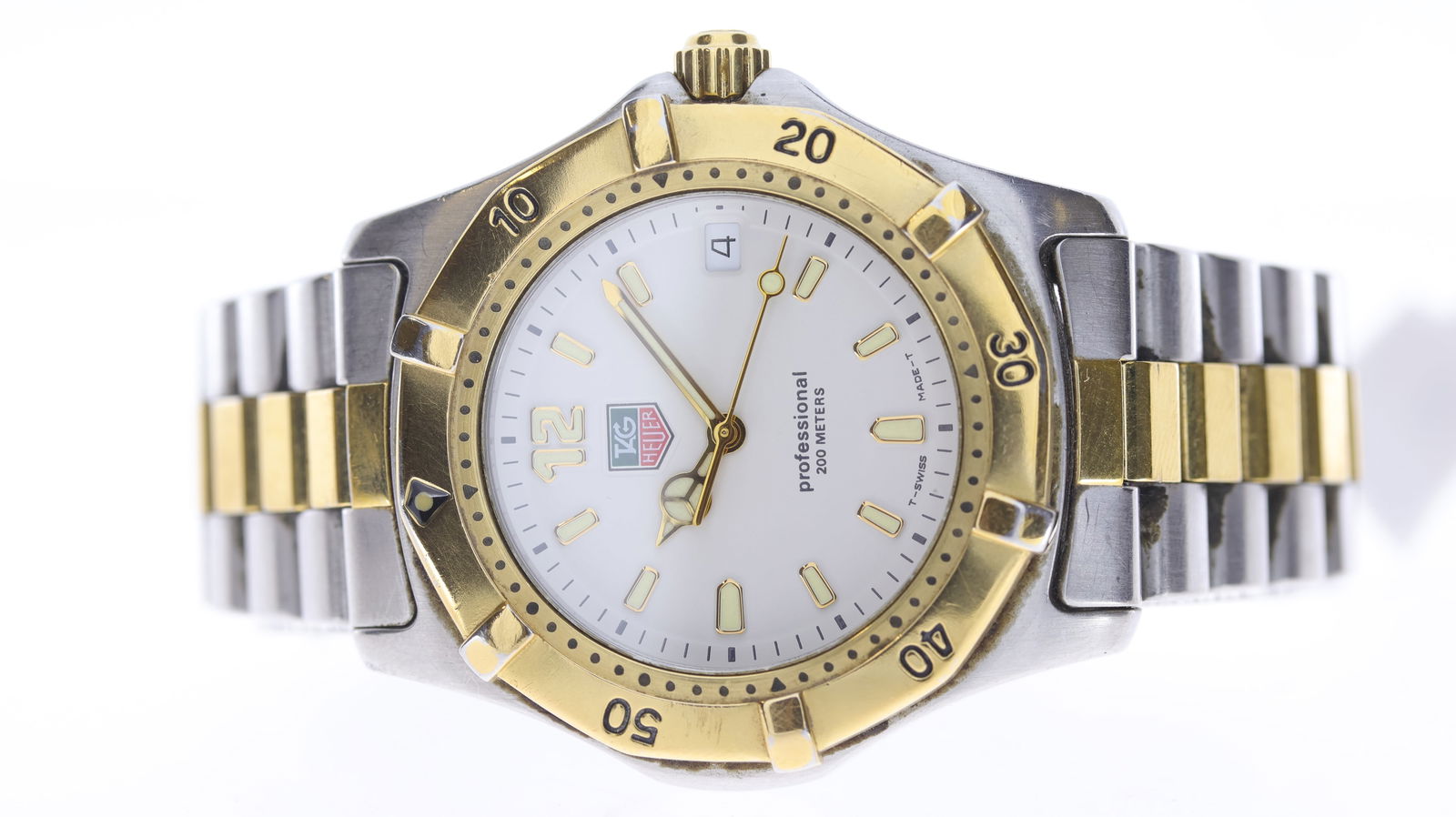 Tag Heuer Professional 200m Date Quartz Ref WK1120 (1 of 5)