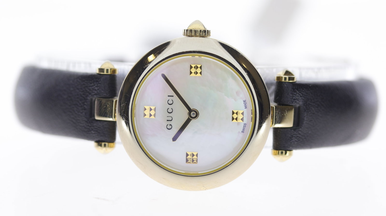 Gucci Diamantissima Quartz: Brand: Gucci Model Name: Diamantissima Reference: 141.5 Movement: Quartz Dial shape: Circular Dial colour: Mother of pearl Case size: 27mm Case material: Gold plated