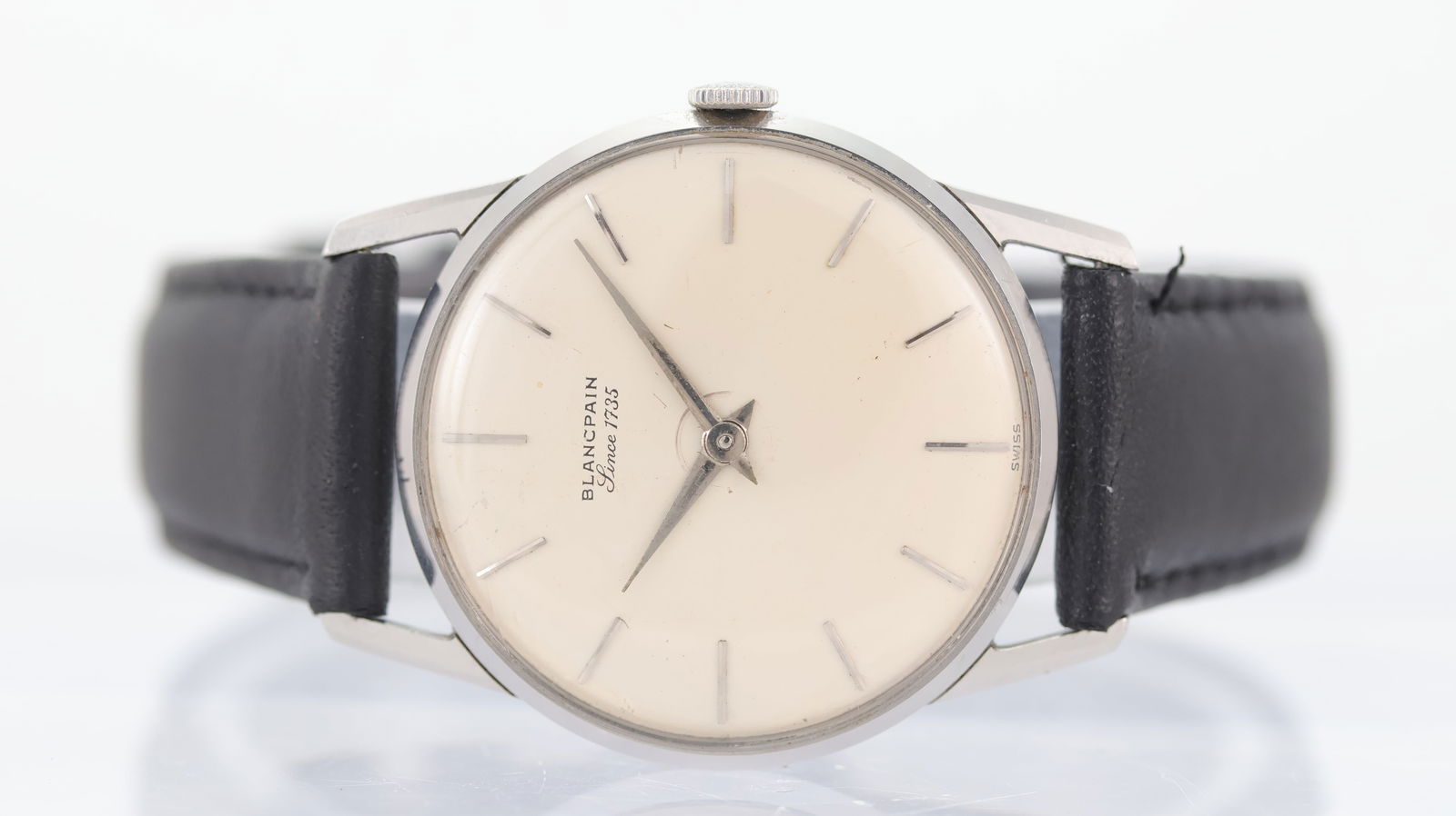 Vintage Blancpain Rayville Manual Wind Circa 1960's: Brand: Blancpain Model Name: Rayville Reference: 423 Movement: Manual Wind Movement calibre: Aurore-Villeret Calibre 423 Year: Circa 1960's Dial shape: Circular Dial colour: White Dial features: Baton