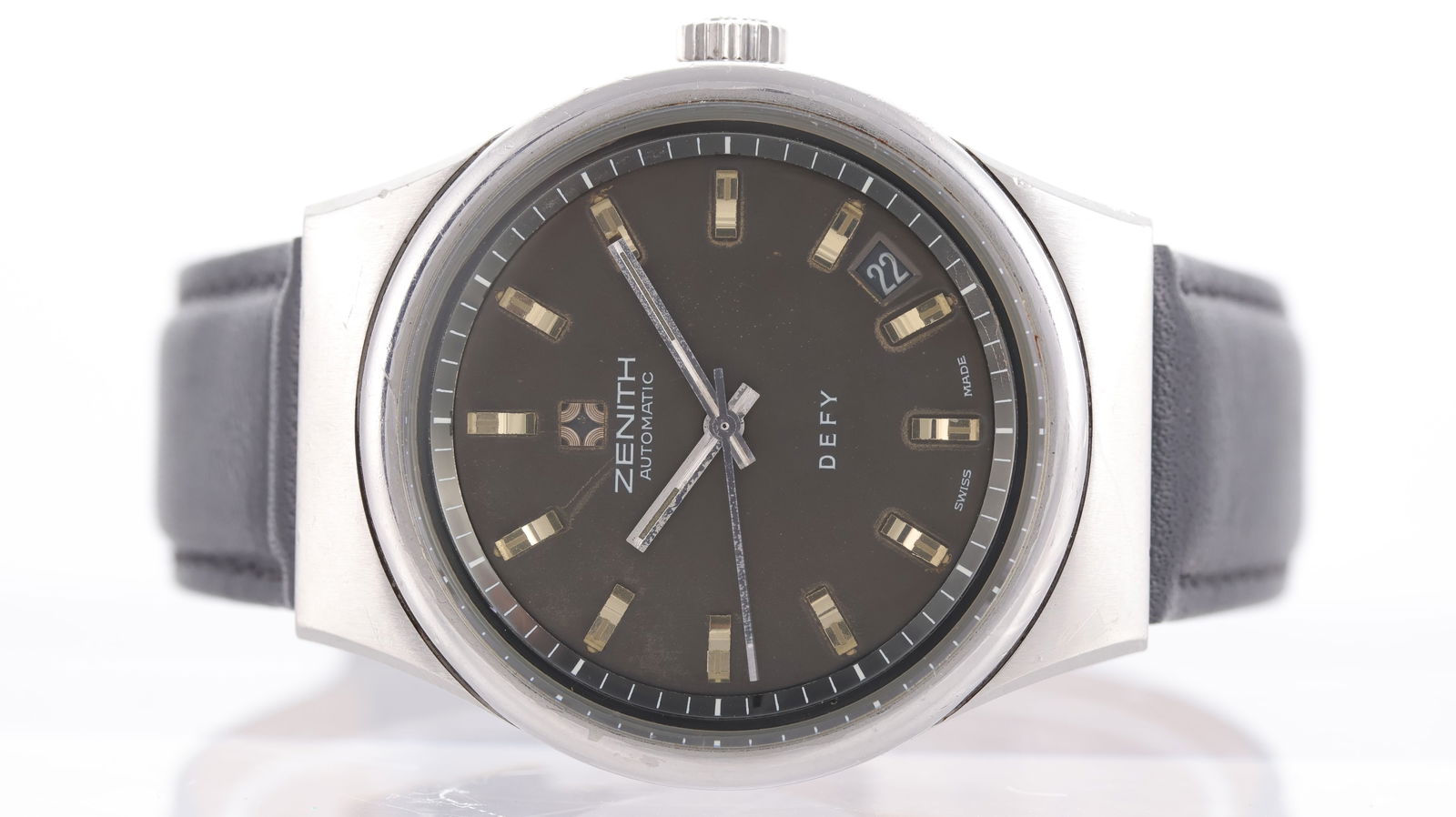 Vintage Zenith Defy Surf Date Automatic Circa 1970's: Brand: Zenith Model Name: Defy Surf Reference: 01.0210.380 Movement: Automatic Movement calibre: Zenith 2572 PC Year: Circa 1970's Dial shape: Circular Dial colour: Grey Dial features: Applied hour ma