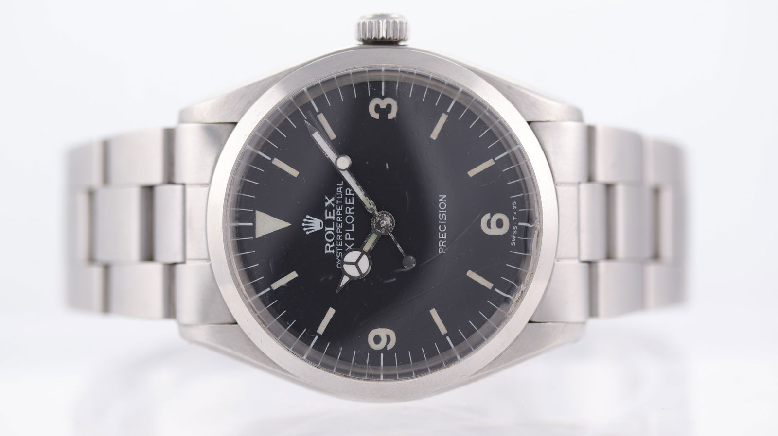 Vintage Rolex Explorer Reference 5500 Automatic Circa 1960's: Brand: Rolex Model Name: Explorer Movement: Automatic Movement calibre: Rolex calibre 1520 Year: Circa 1960's Dial shape: Circular Dial colour: Black Dial features: Baton and 3,6,9 numerals Bezel: Pol