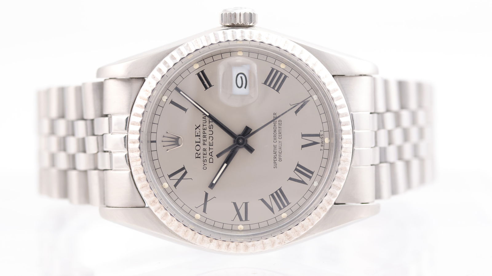 Rolex Datejust 36 Buckley Dial Reference 16014 Automatic Circa 1985: Brand: Rolex Model Name: Datejust 36 Reference: 16014 Movement: Automatic Movement calibre: Calibre 3035 Year: Circa 1985 Papers: Service Papers Dial shape: Circular Dial colour: Grey Dial features: R