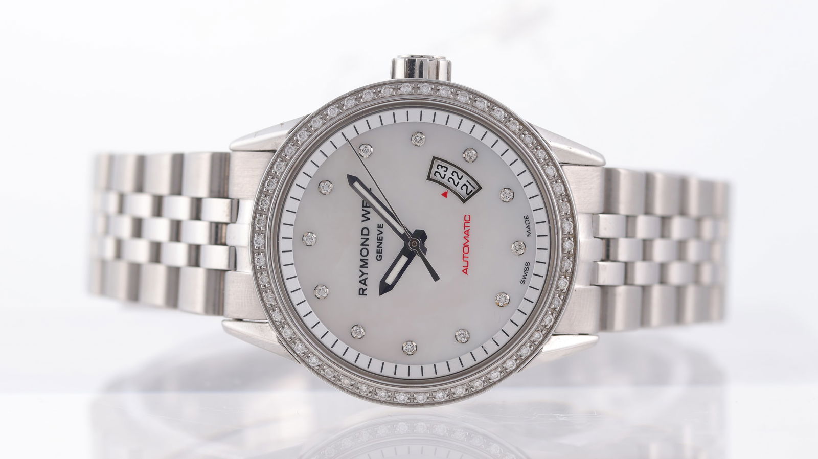 Raymond Weil Freelancer Ref 2430: Brand: Raymond Weil Model Name: Freelancer Reference: 2430 Movement type: Automatic Dial shape: Circular Dial colour: Mother of Pearl Dial features: stone set dial. 'Big date' aperture at 4:30