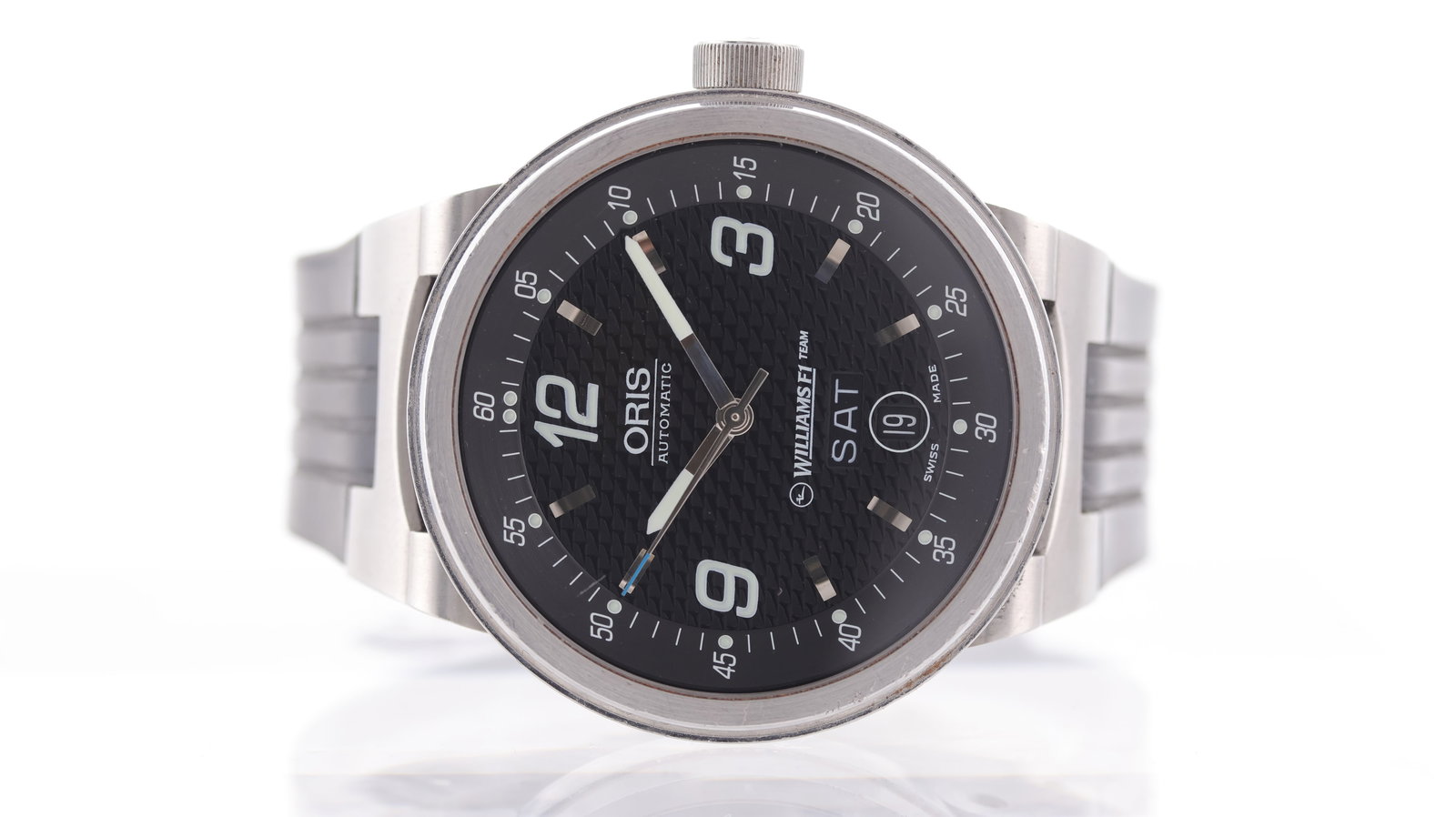 Oris Williams F1 Ref 7560 Automatic: Brand: Oris Model Name: Williams F1 Reference: 7560 Movement type: Automatic Movement calibre: Oris 635 Dial shape: Circular Dial colour: Black carbon effect Dial featur