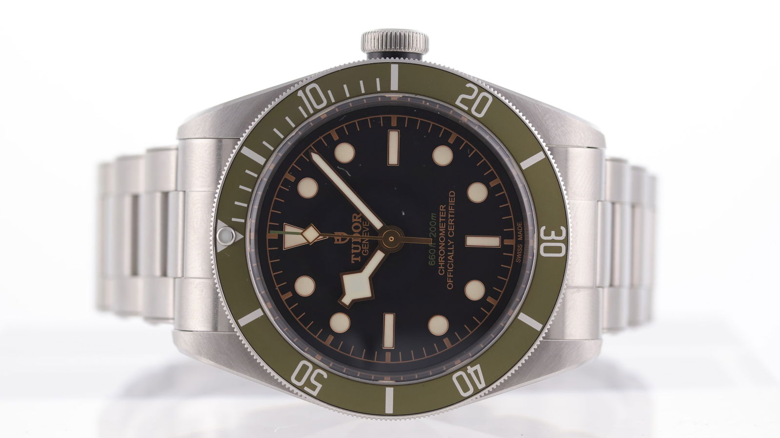 Tudor Black Bay Harrods Edition Ref 79230G with Box and Papers 2020: Brand: Tudor Model Name: Black Bay Harrods Edition Reference: 79230G Movement type: Automatic Year: 2020 Box: Full Box Papers: Guarantee Card Dial shape: Circular Dial colour: Black Dial features: Gil