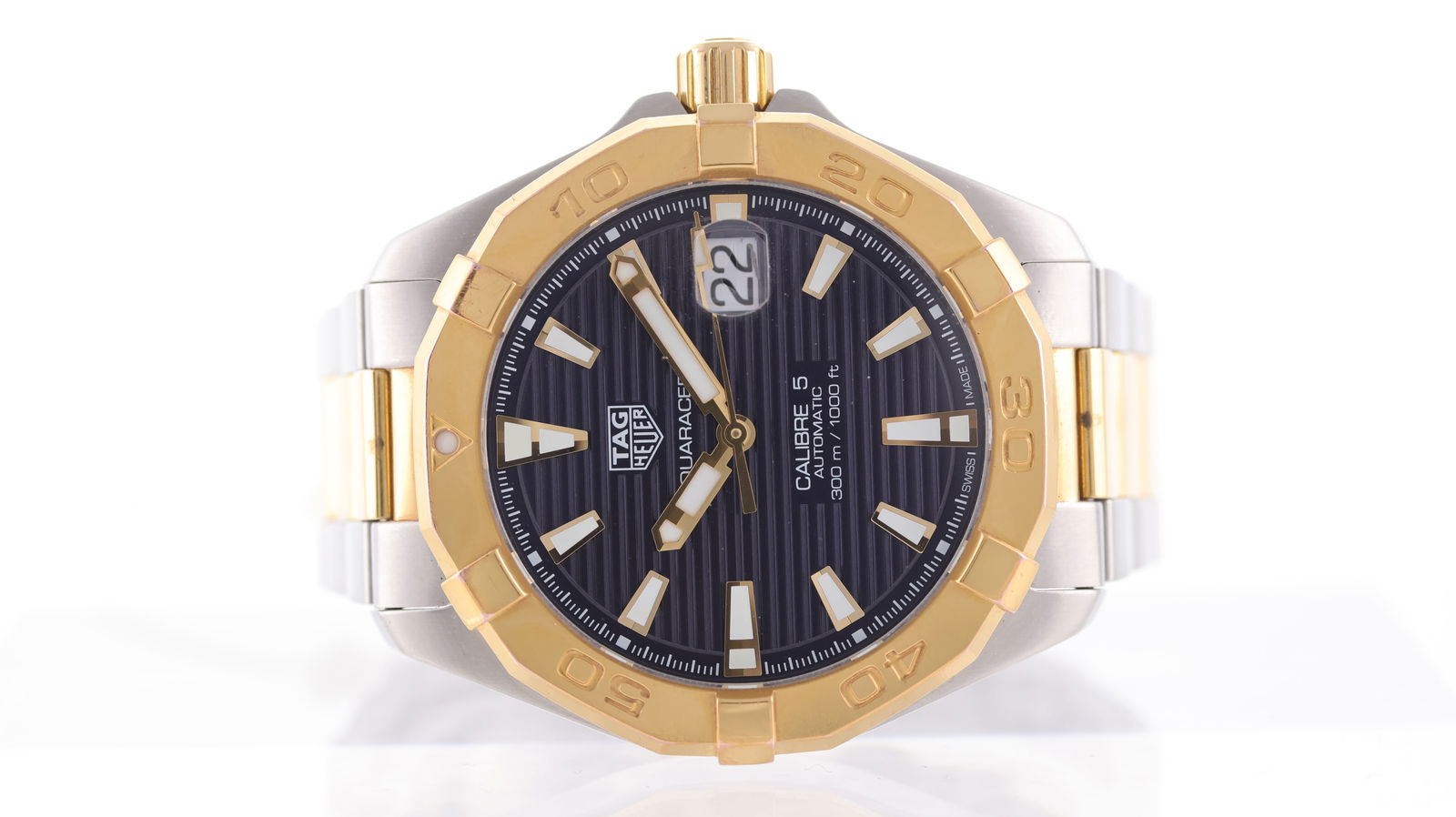 Tag Heuer Aquaracer Ref WBD2120 with Box and Papers: Brand: Tag Heuer Model Name: Aquaracer Reference: WBD2120 Movement type: Automatic Movement calibre: Tag Heuer 5 Box: Full Box Papers: Full Set Papers Dial shape: Circular Dial colour: Blue Dial featu