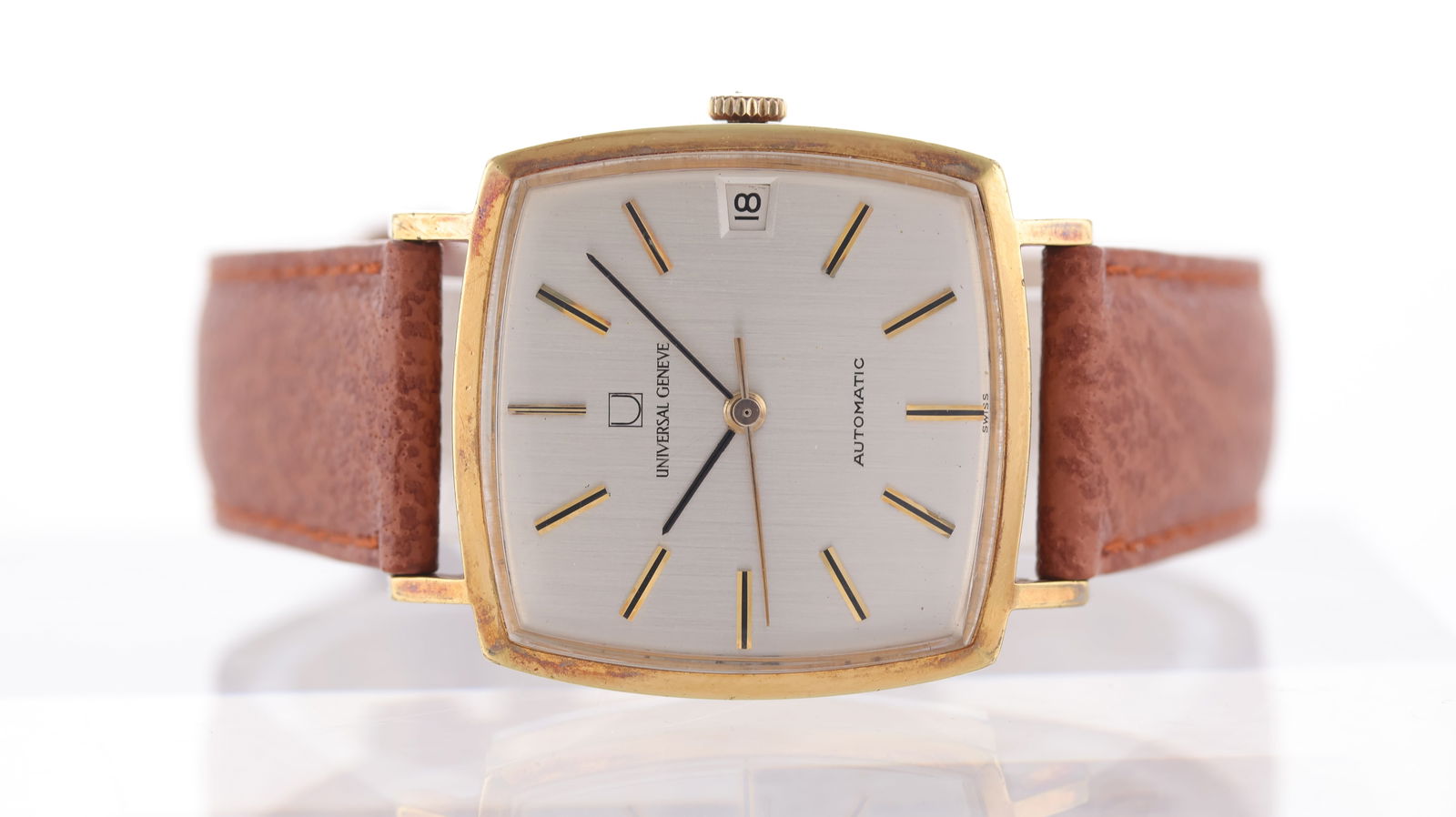 Vintage Universal Geneve Micro Rotor Ref 569117 1967: Brand: Universal Geneve Model Name: Micro Rotor Reference: 569117 Movement type: Automatic Movement calibre: Universal Geneve 1-69 Year: 1967 Dial shape: Cushion Dial colour: Silver Dial features: Bru