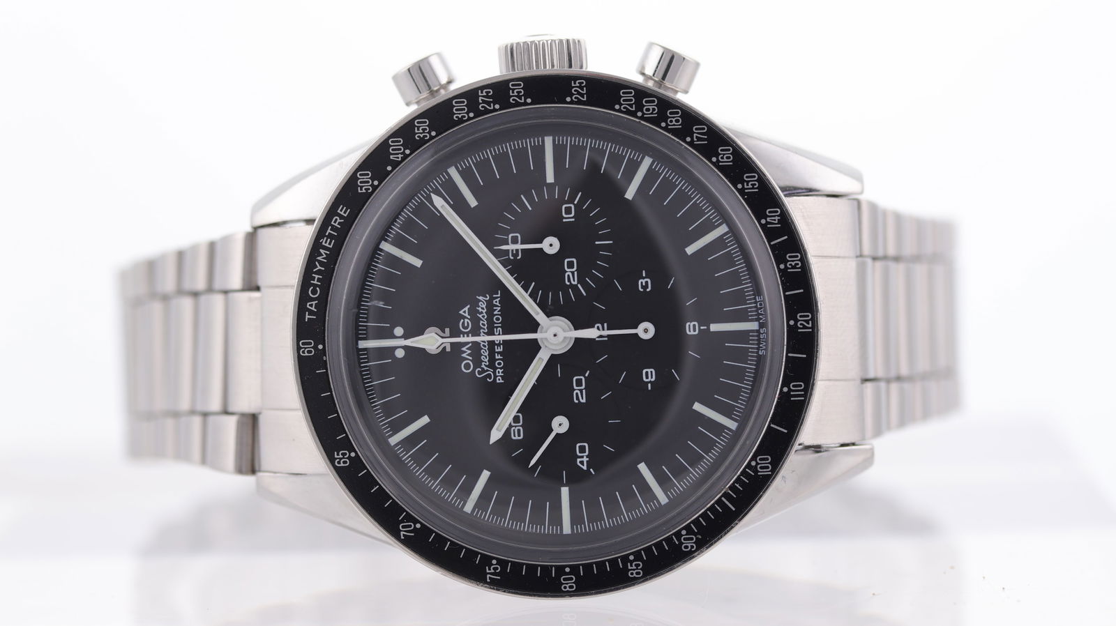 Vintage Omega Speedmaster 'Ed White' Chronograph Manual Wind Circa 1964: Brand: Omega Model Name: Speedmaster 'Ed White' Reference: 105.003 Movement: Manual Wind Movement calibre: Calibre 321 Year: Circa 1964 Box: Travel pouch Dial shape: Circular Dial colour: Black Dial f