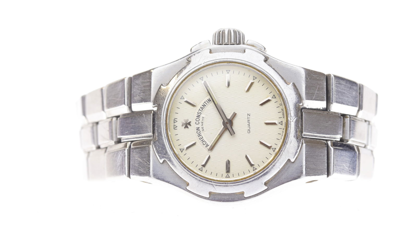 Ladies Vacheron Constantin Overseas Quartz: Brand: Vacheron Constantin Model Name: Overseas Movement: Quartz Dial Shape: Circular Dial Colour: Silver Dial Features: Silver hands and bullet hour markers Case Size: 25mm Case Material: Stainless S