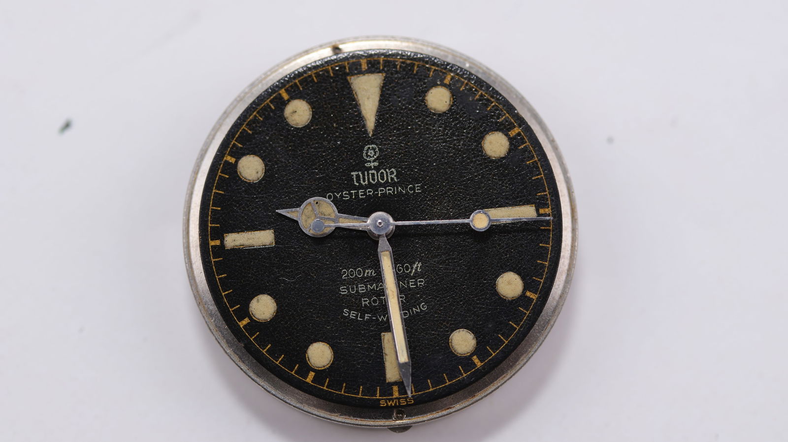 1960s Tudor Submariner 7928 Dial Hands Movement, Tudor Submariner Swiss Only gilt chapter ring, silv: 1960s Tudor Submariner 7928 Dial Hands Movement, Tudor Submariner Swiss Only gilt chapter ring, silver writing, no exclamation dial, (radium positive on geiger counter), matching Rolex mercedes hands,