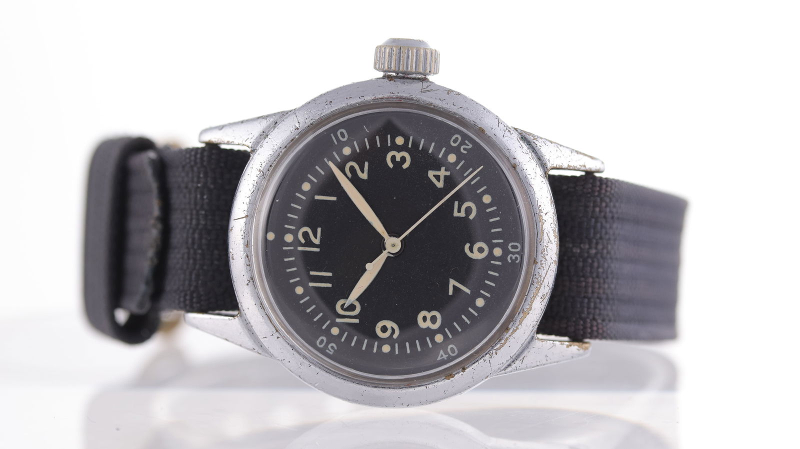 Vintage Waltham U.S.A Type A-11 Military RAF Issued Watch Circa 1940's: Brand: Waltham U.S.A Model Name: Type A-11 Military Watch Movement type: Manual Wind Movement calibre: Waltham U.S.A 6/0 42 Year: Circa 1940's Dial shape: Circular Dial colour: Black Dial features: Ar