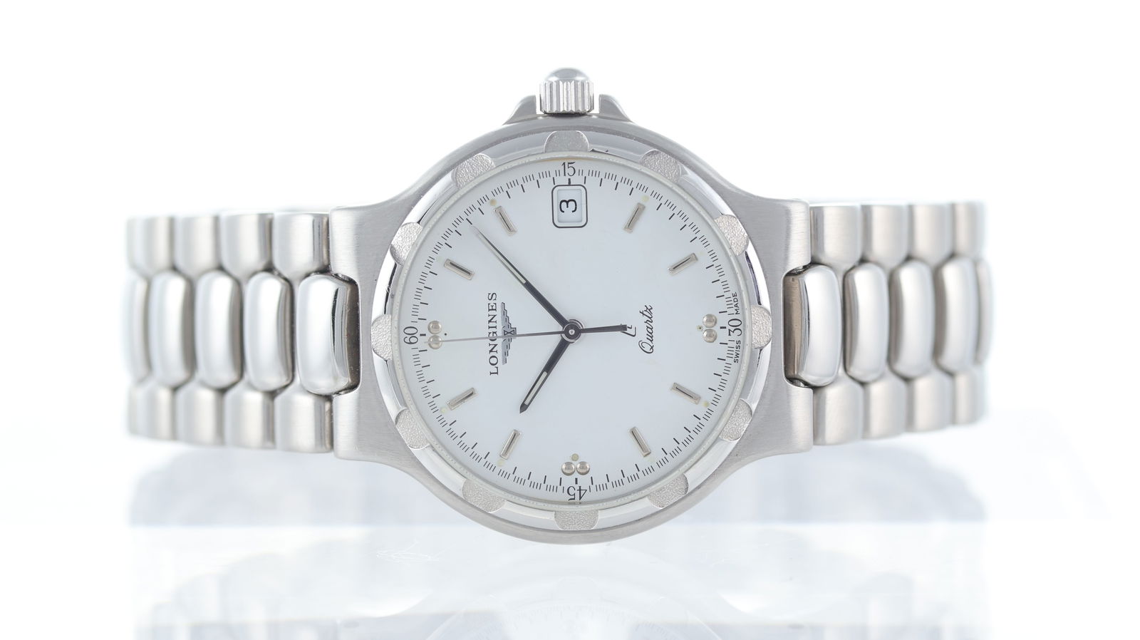 Longines Conquest Ref L1.621.4: Brand: Longines Model Name: Conquest Reference: L1.621.4 Movement type: Quartz Dial shape: Circular Dial colour: White Dial features: Arabic 12 - 6 - 9 numerals and pinball markers Bezel: