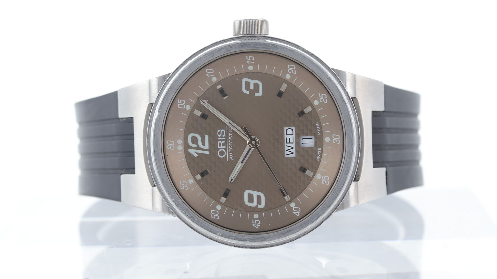 Oris Williams F1 Ref 7560: Brand: Oris Model Name: Williams F1 Reference: 7560 Movement type: Automatic Movement calibre: Oris 635 Dial shape: C