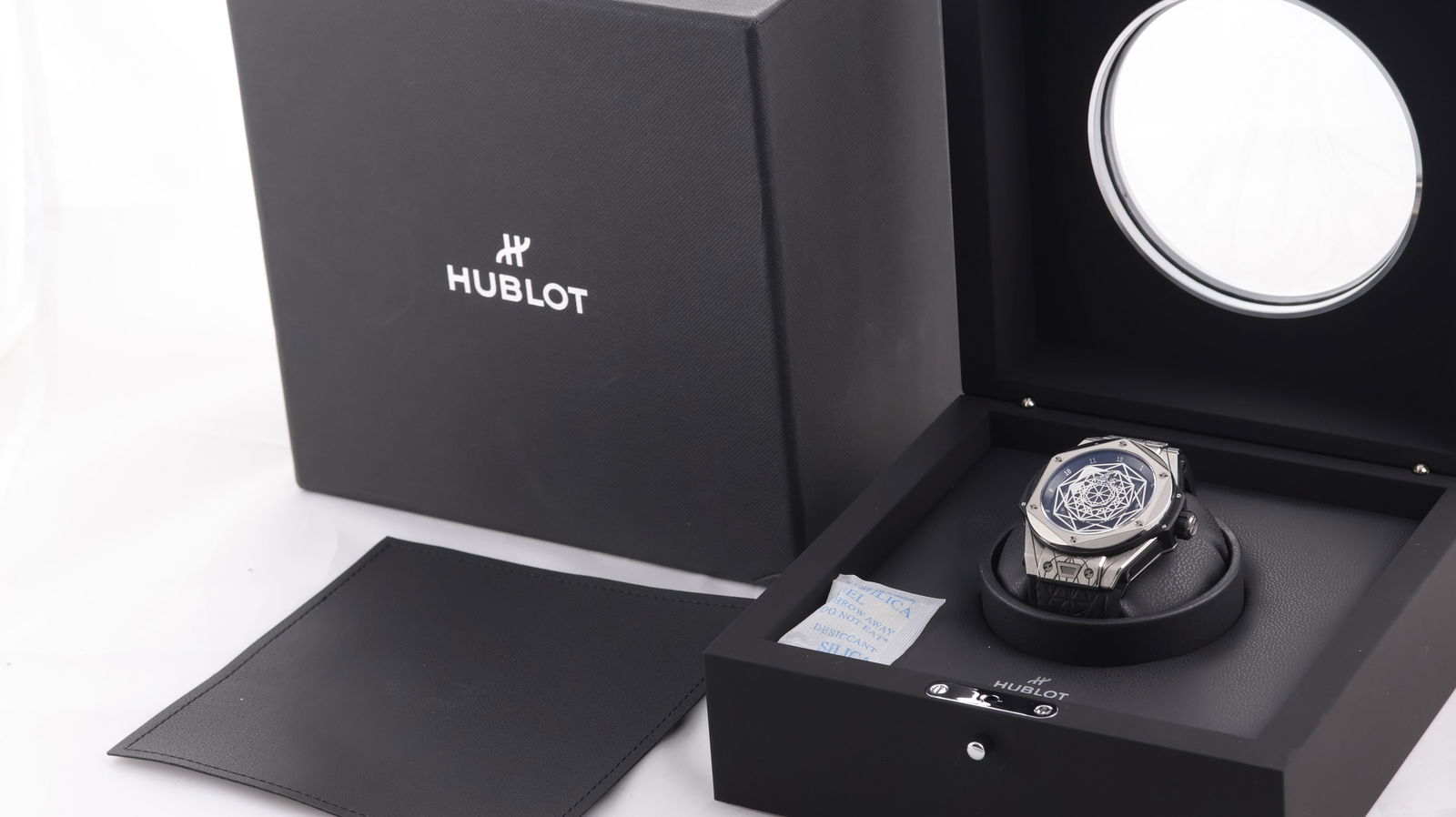 Limited Edition Hublot Big Bang Sang Bleu Titanium of 200 Pieces Ref 415.NX.1112.VR.MXM16 with Box C - 2