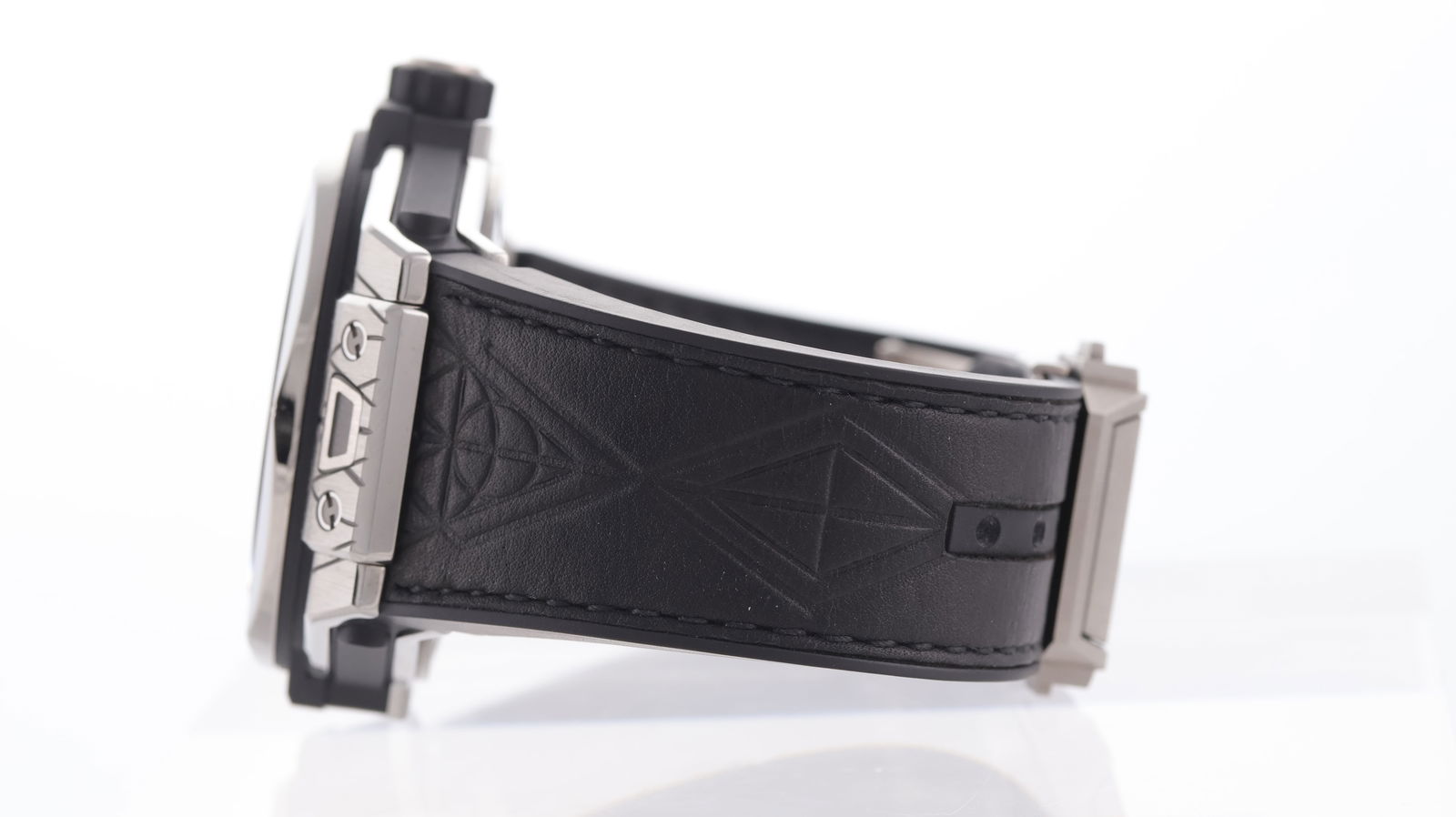 Limited Edition Hublot Big Bang Sang Bleu Titanium of 200 Pieces Ref 415.NX.1112.VR.MXM16 with Box C - 6