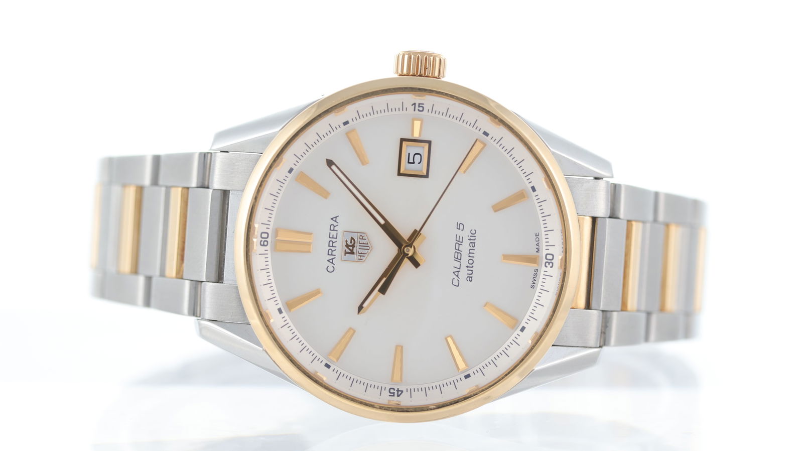 Tag Heuer Carrera Ref WAR215B with Box and Papers 2014: Brand: Tag Heuer Model Name: Carrera Reference: WAR215B Movement type: Automatic Movement calibre: Tag Heuer 5 Year: 2014 Box: Full Box Papers: Full Set Papers Dial shape: Circular Dial colour: Silver