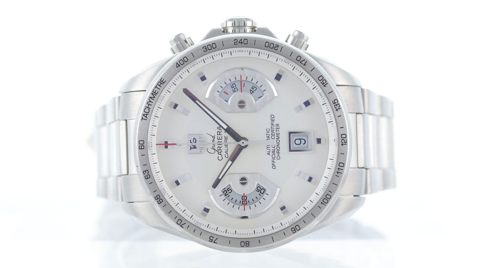 Tag Heuer Grand Carrera Ref CAV511B with Box: Brand: Tag Heuer Model Name: Grand Carrera Reference: CAV511B Movement type: Automatic Movement calibre: Tag Heuer 17 Box: Full Box Dial shape: Circular Dial colour: Silver Dial features: Applied 'doo
