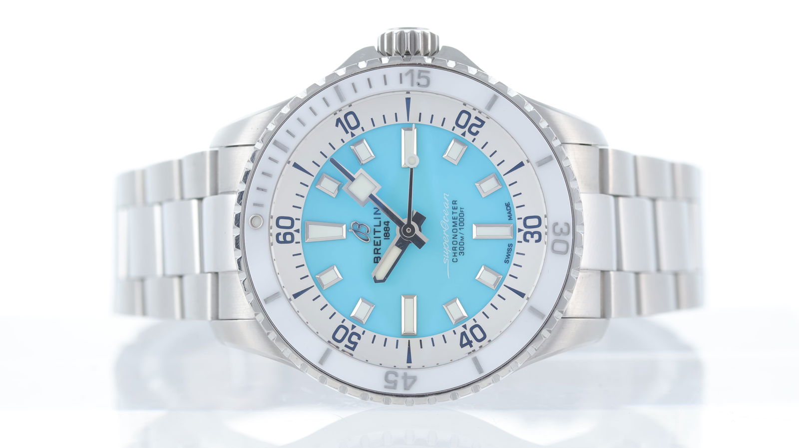 Breitling Superocean Ref A17377 with Box and Papers 2023: Brand: Breitling Model Name: Superocean Reference: A17377 Movement type: Automatic Movement calibre: Breitling 17 Year: 2023 Box: Full Box Papers: Full Set Papers Dial shape: Circular Dial colour: Tur