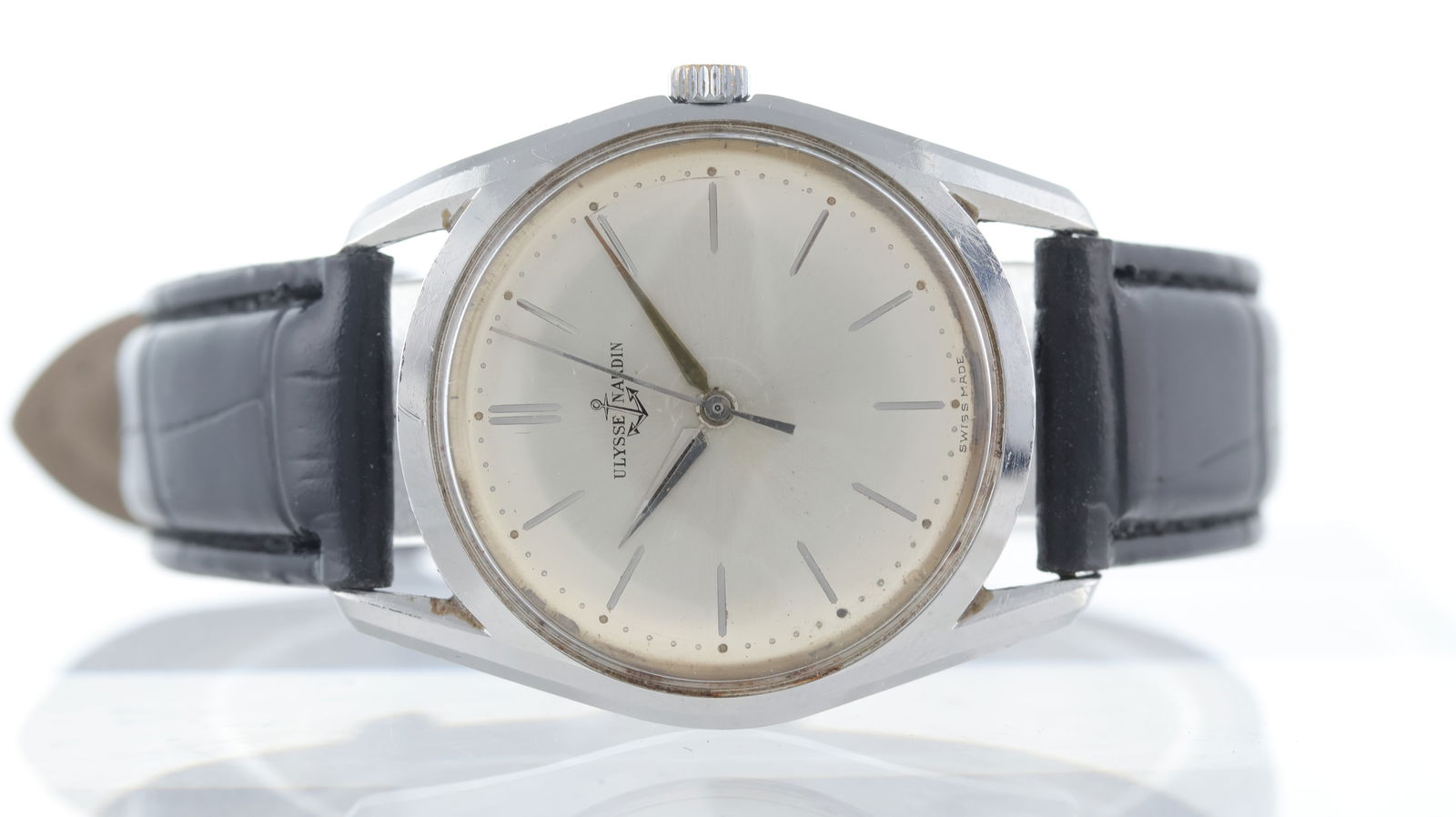 Vintage Ulysse Nardin Dress Watch Ref 718937 Circa 1950's: Brand: Ulysse Nardin Model Name: Dress Watch Reference: 718937 Movement type: Manual Wind Movement features: Signed movement Year: Circa 1950's Dial shape: Circular Dial colour: Silver Dial features: