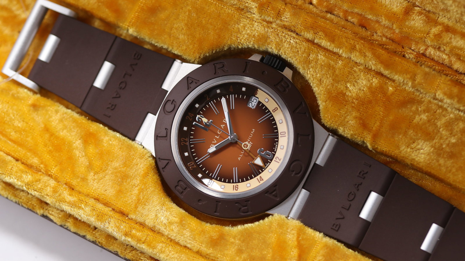 Bulgari X Fender Aluminium GMT Ref BB 40 AT GMT / 104117 with Box and Papers 2025 (1 of 7)