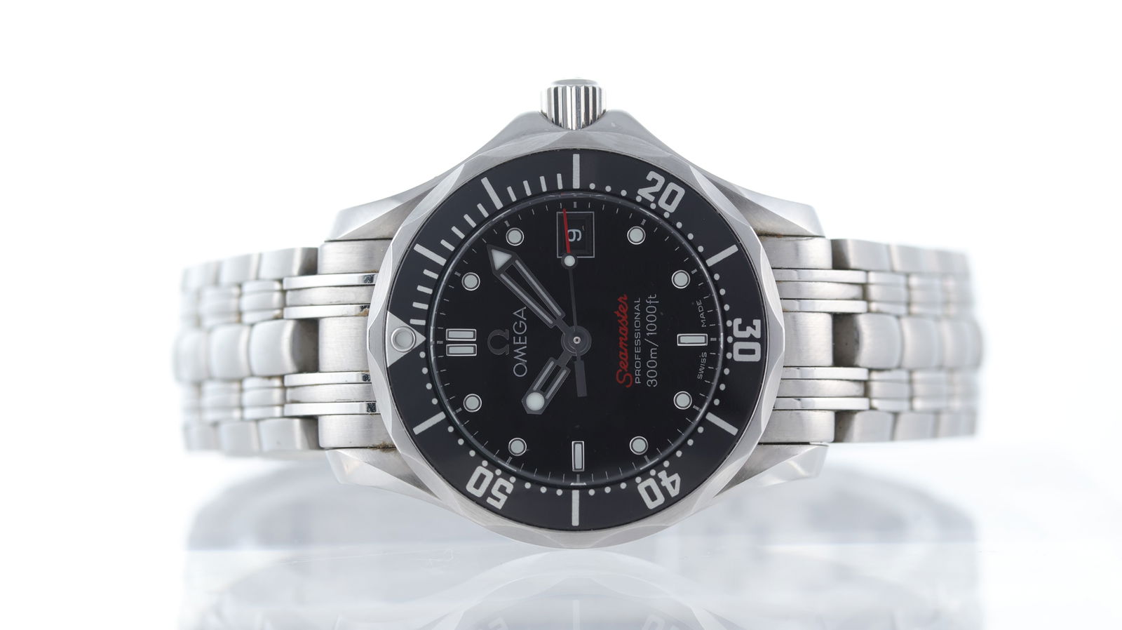 Ladies Omega Seamaster 300 Quartz Circa 2010's: Brand: Omega Model Name: Seamaster Movement type: Quartz Movement calibre: Omega 1424 Year: Circa 2010's Dial shape: Circular Dial colour: Black Dial features: Applied hour markers, quickset hour/date