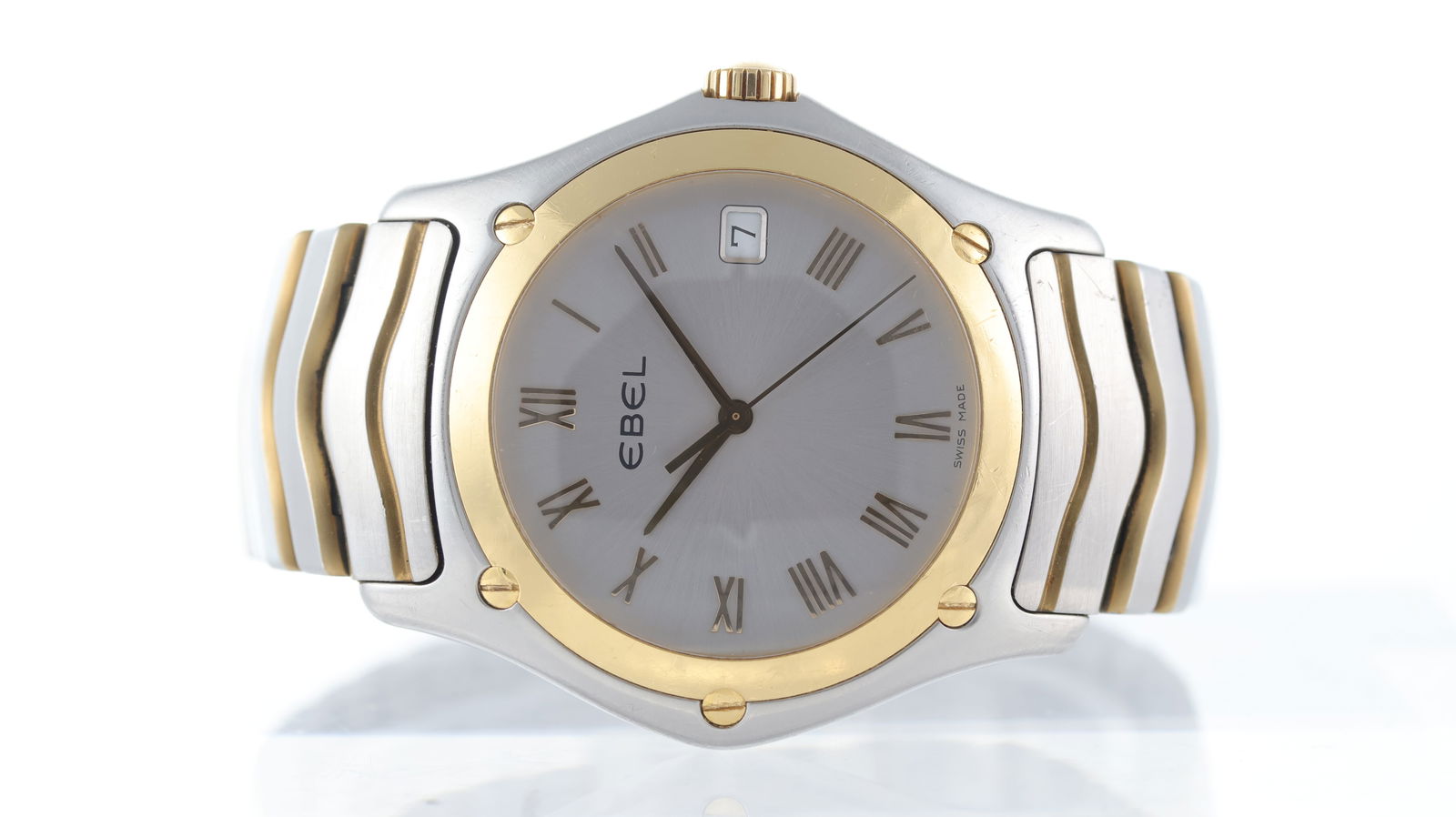 Ebel Classic Wave Ref E1187F41 with Papers 2001: Brand: Ebel Model Name: Classic Wave Reference: E1187F41 Movement type: Quartz Year: 2001 Papers: Guarantee Card Papers features: numbered and dated 01 Dial shape: Circular Dial colour: Silver Dial fe