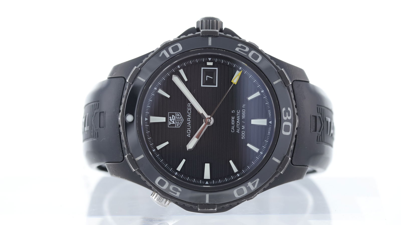 Tag Heuer Aquaracer Automatic Ref WAK2180: Brand: Tag Heuer Model Name: Aquaracer Reference: WAK2180 Movement type: Automatic Movement calibre: Sellita SW 200-1 Dial shape: Circular Dial colour: Black Dial features: Lume filled hands and hour