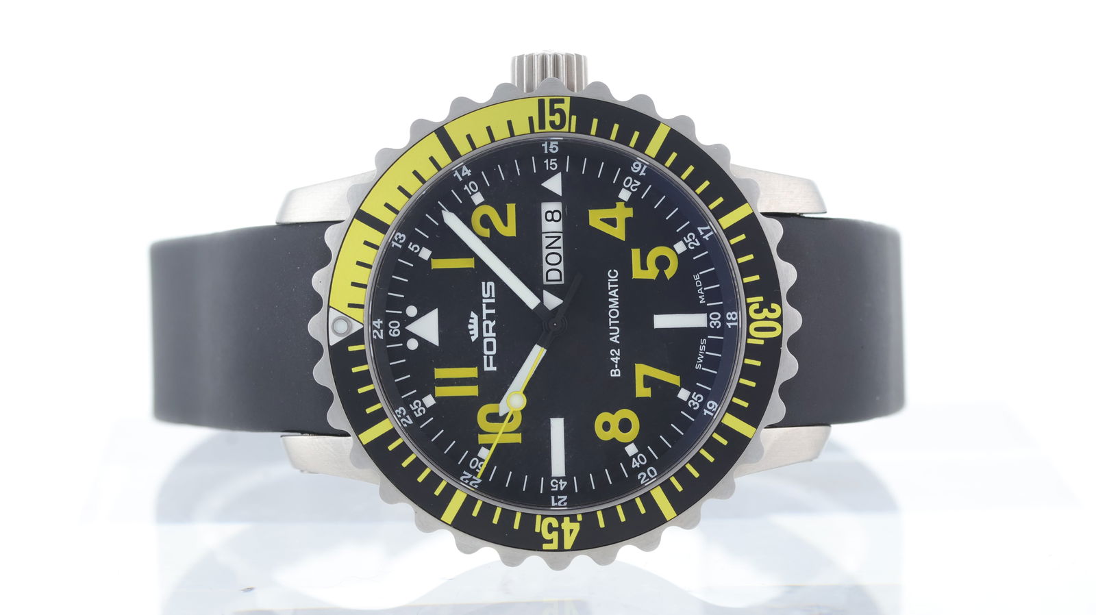 Fortis B-42 Marinemaster Ref 670.24.158 with Box: Brand: Fortis Model Name: B-42 Marinemaster Reference: 670.24.158 Movement type: Automatic Box: Full Box Dial shape: Circular Dial colour: Black Dial features: Matte dial with printed hour markers.