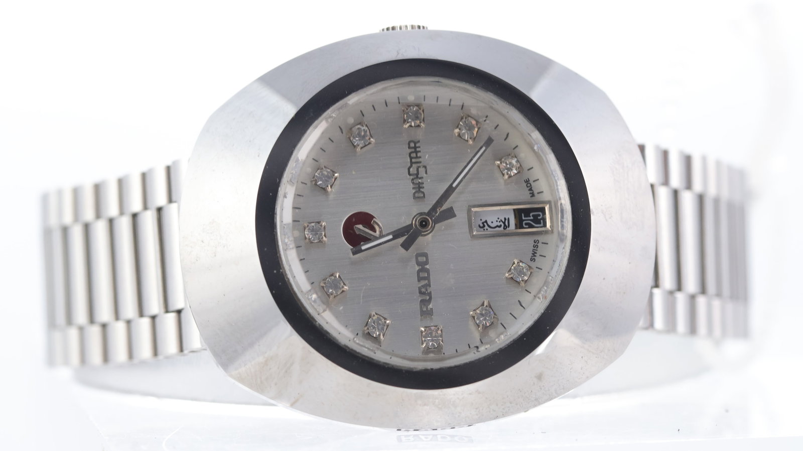 Rado Diastar Ref 648.0413.3: Brand: Rado Model Name: Diastar Reference: 648.0413.3 Movement type: Automatic Dial shape: Circular Dial colour: Silver Dial features: diamond hour markers. Day and date apertu