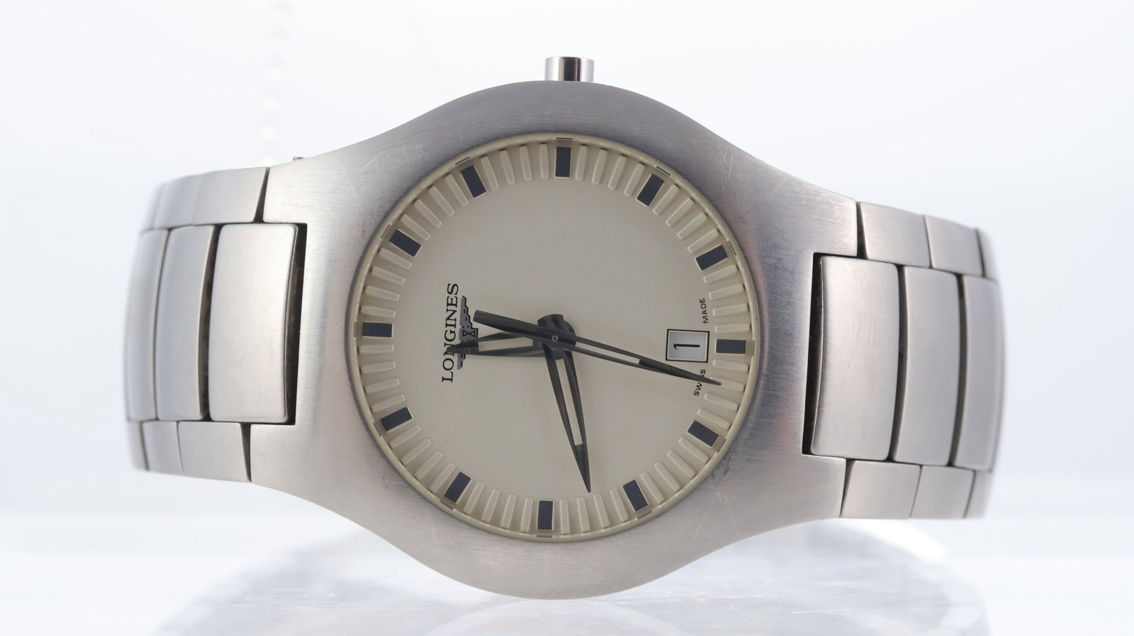 Longines Opposition Quartz Ref L36174: Brand: Longines Model Name: Opposition Reference: L36174 Movement type: Quartz Dial shape: Circular Dial colour: Circular Dial features: Off-white Bezel: Baton hour