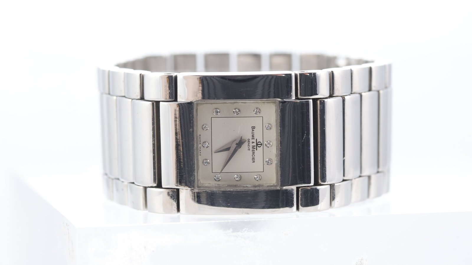 Baume & Mercier Catwalk Ref MV045197: Brand: Baume & Mercier Model Name: Catwalk Reference: MV045197 Movement type: Quartz Dial shape: Square Dial colour: Silver Dial features: Silver hands with dot/roman numer