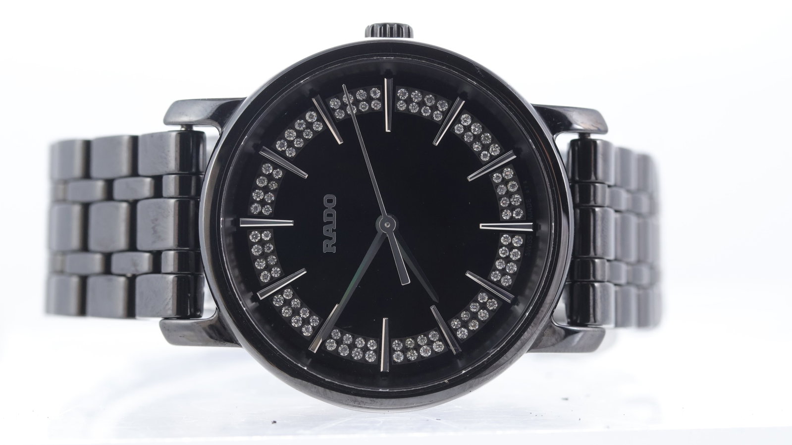 Rado DiaMaster Ref 218.0063.3: Brand: Rado Model Name: DiaMaster Reference: 218.0063.3 Movement type: Quartz Dial shape: Circular Dial colour: Black Dial features: Baton hour markers, jewels to chapter ring Bezel: Smooth Case