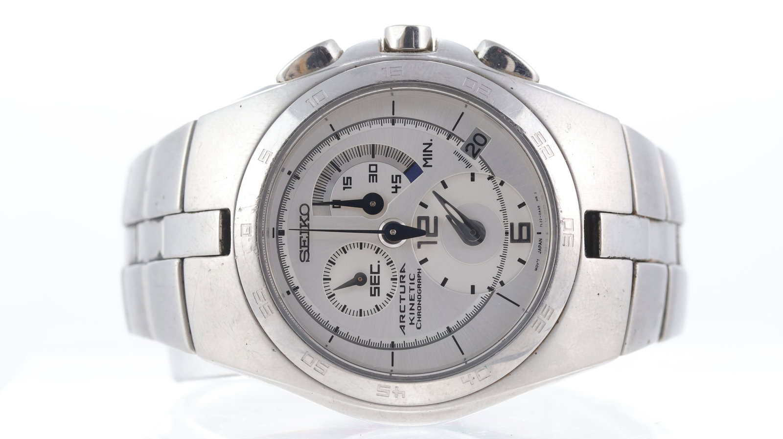 Seiko Arctura Kinetic Chronograph Ref 7L22-0AA0: Brand: Seiko Model Name: Arctura Kinetic Chronograph Reference: 7L22-0AA0 Movement type: Kinetic Movement calibre: Seiko 7L22A Dial shape: Circular Dial colour: Silver D
