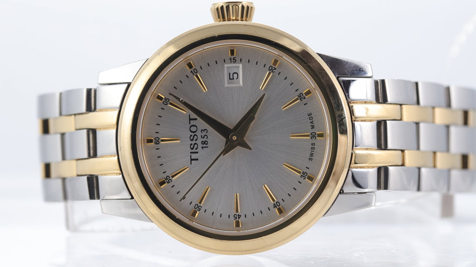Tissot Classic Dream Ref T129210A: Brand: Tissot Model Name: Classic Dream Reference: T129210A Movement type: Quartz Dial shape: Circular Dial colour: Silver Dial features: Baton hour markers, quickset date aperture at 3 o'clock Case